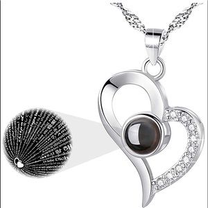 Women I love you in 100 languages necklace